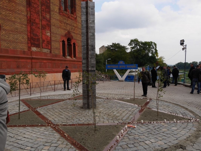 В Ужгороді – меморіал із тисяч зірок, унікальних, як кожна людська доля 