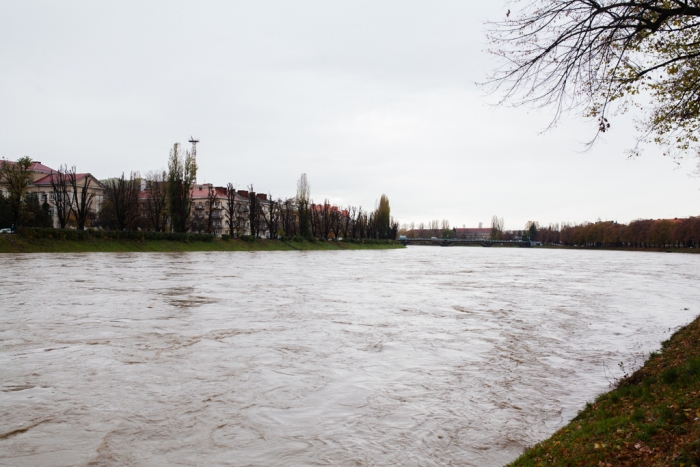 В Ужгороді вирує стихія