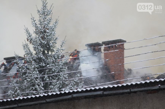 В Ужгороді горить СІЗО: людей евакуювали