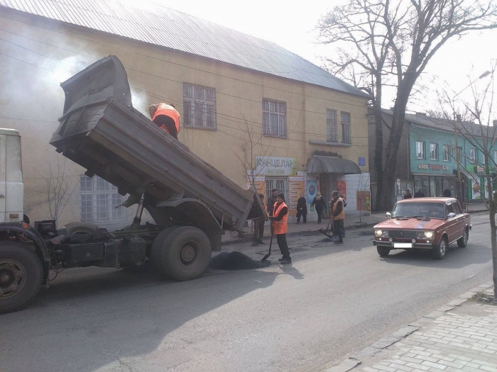 З понеділка в Іршаві почнеться порятунок районних дорожників і радість для мешканців