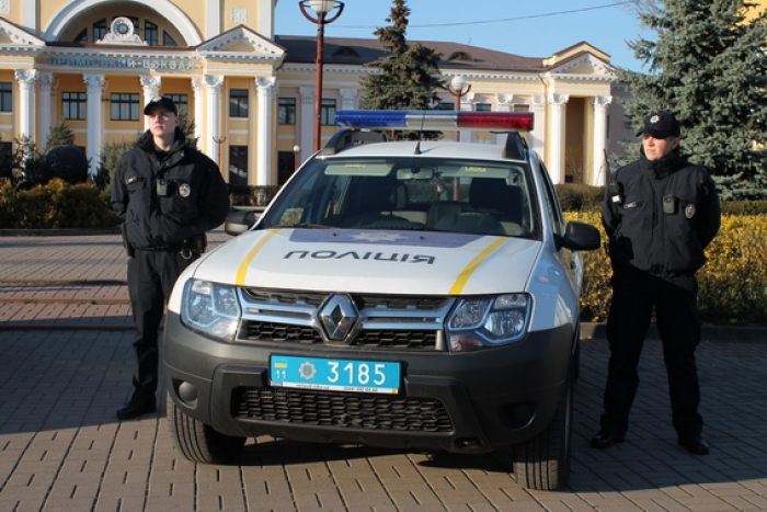 Тепер на Закарпатті теж, як за кордоном – на кожному кроці поліція