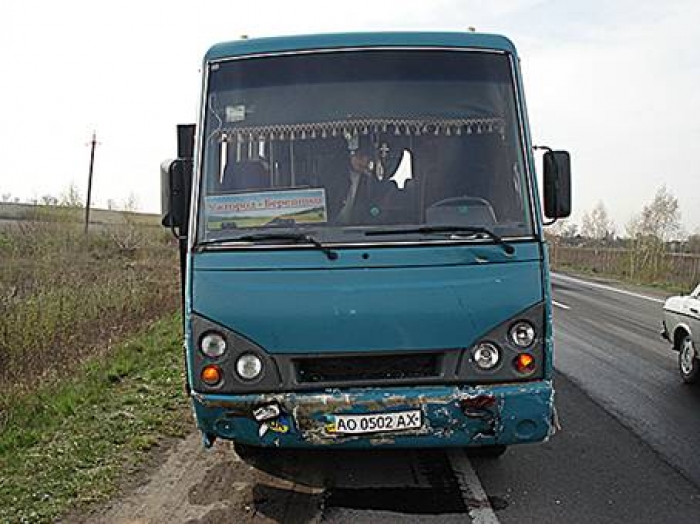 Закарпатець на легковику не зумів оцінити ситуацію  