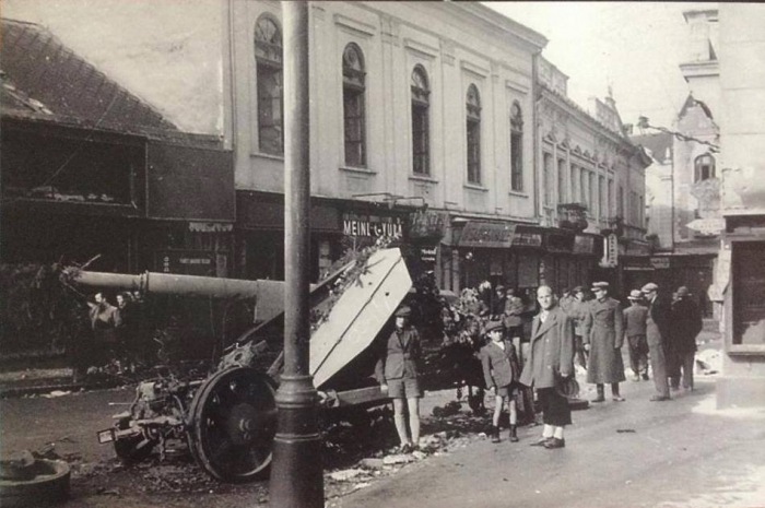 Німецькі гармати на Театральній в Ужгороді: унікальні знімки