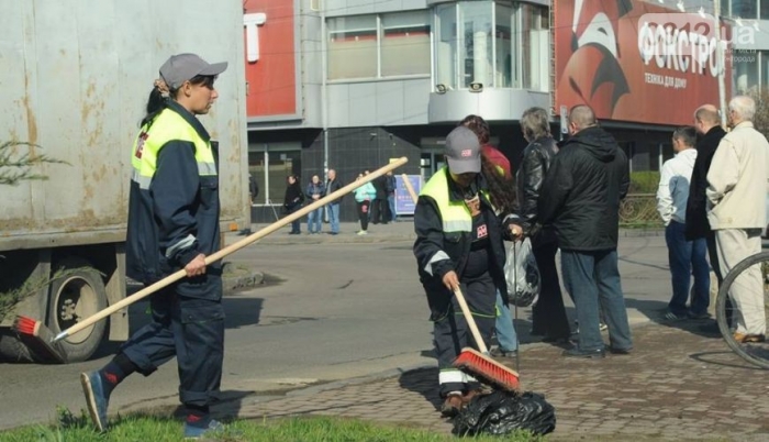 Що сьогодні роблять комунальники в Ужгороді?