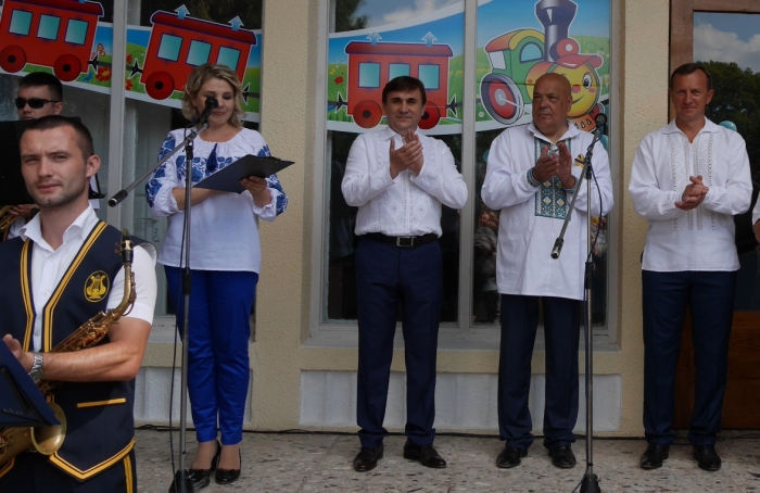 В Ужгороді запрацювала оновлена дитяча залізниця (ФОТО)