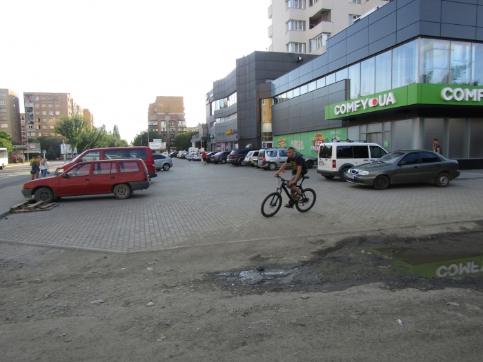 "Токіо" в Ужгороді більше не зустрічає сміттєзвалищем 