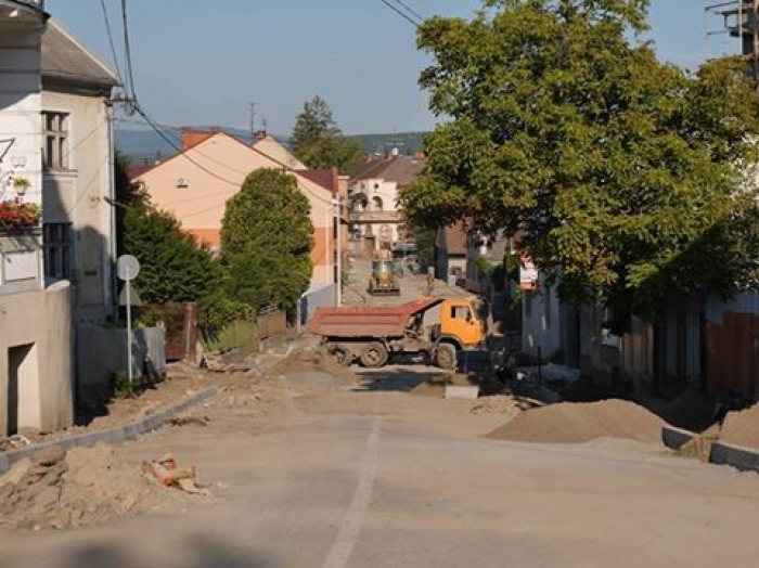 Вулицю Підгірну в Ужгороді знову перекривають