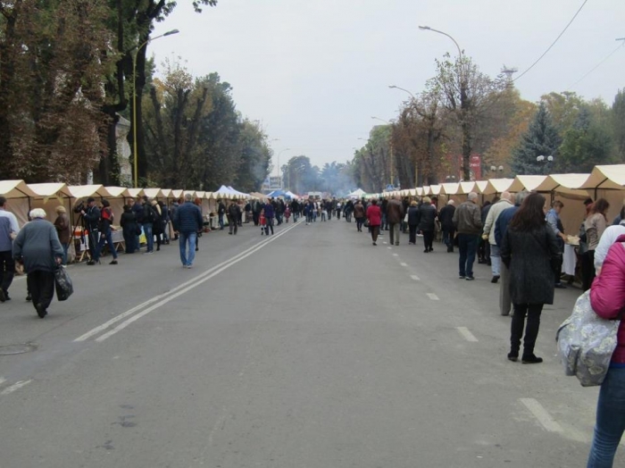 «Золота осінь 2017»: сьогодні в Ужгороді – великий осінній ярмарок сільськогосподарської продукції 