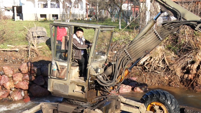 Шахтарське село на Закарпатті не очікує на черговий паводок, склавши руки...