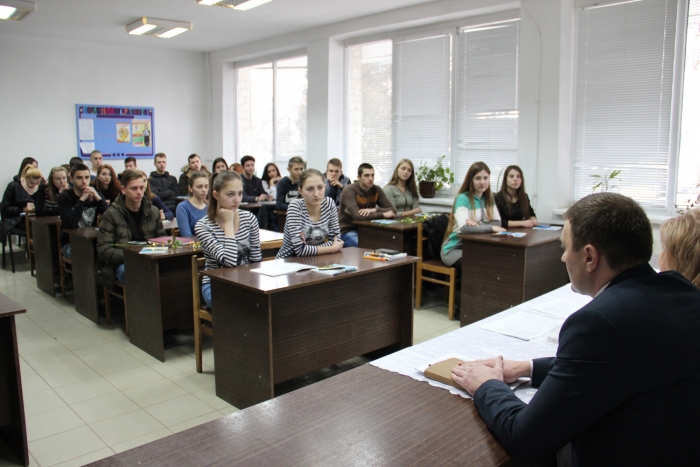 Головний податківець Закарпаття зустрівся із студентами природничо-гуманітарного коледжу