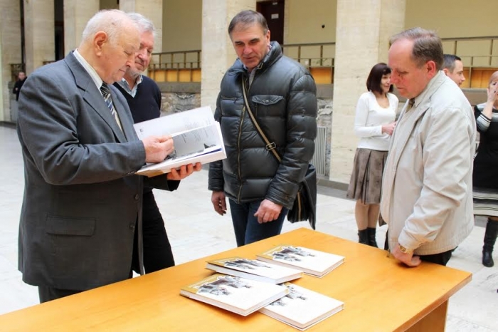 Роботи лауреатів премії ім.Й.Бокшая та А.Ерделі зібрали під однією палітуркою