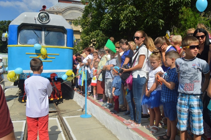 "Дитячий" потяг на Ужгородській дитячій залізниці у перший "літній" рейс поведуть очільник Закарпаття та начальник Львівської залізниці