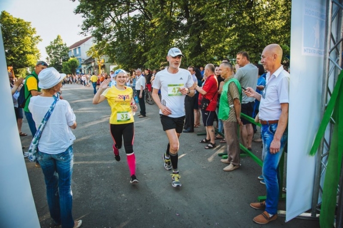 Імена учасників цього забігу між двома містами Закарпаття викарбують на дошці у сквері Перечина