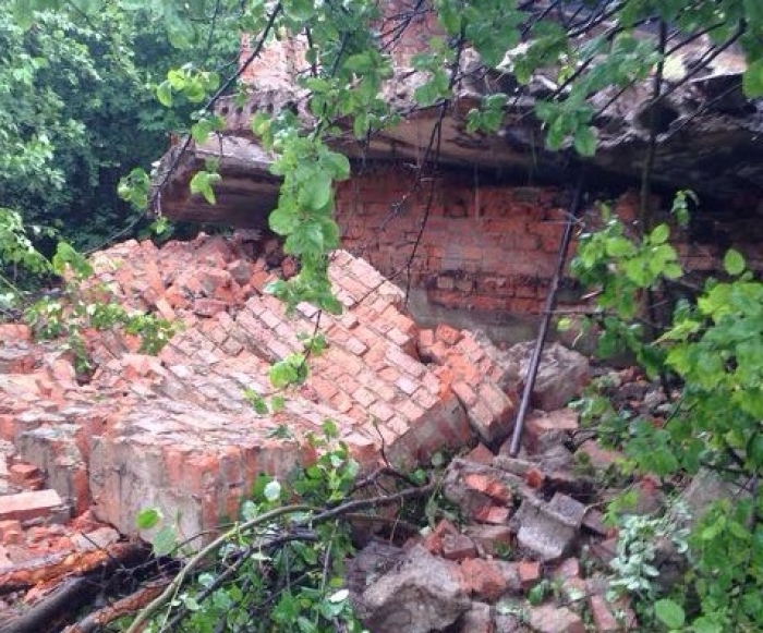 Один з постраждалих від обвалу залізобетонної плити в Мукачеві помер в лікарні