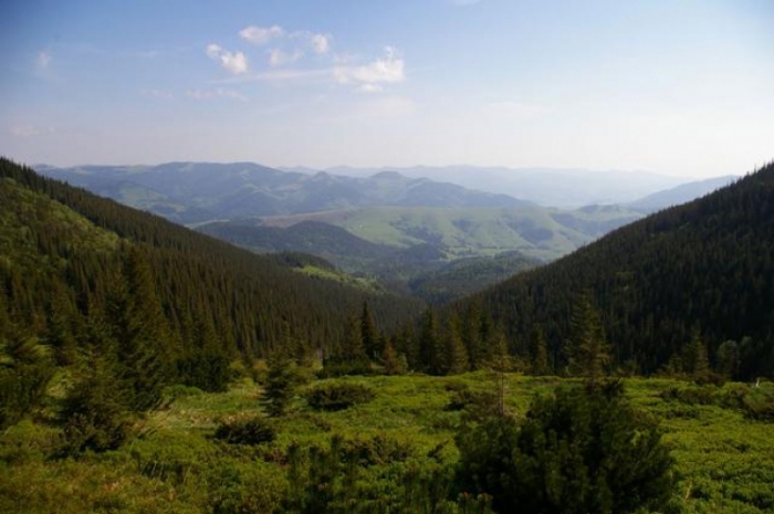 Є у наших Синіх горах напрочуд дивнії місця!