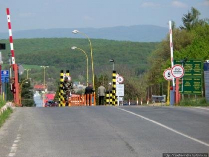 Через заміну серверного обладнання тимчасово не працюватиме головний пункт переходу на кордоні зі Словаччиною