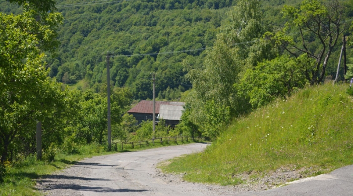 Село в Карпатах підпирає саме небо!