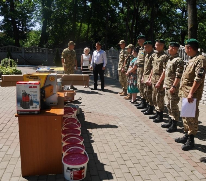 Ужгородська влада допомагає стражам кордону всім, чим може