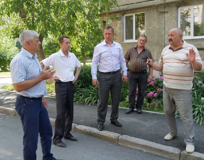 Міські служби працюють над "оновленням" столиці Закарпаття