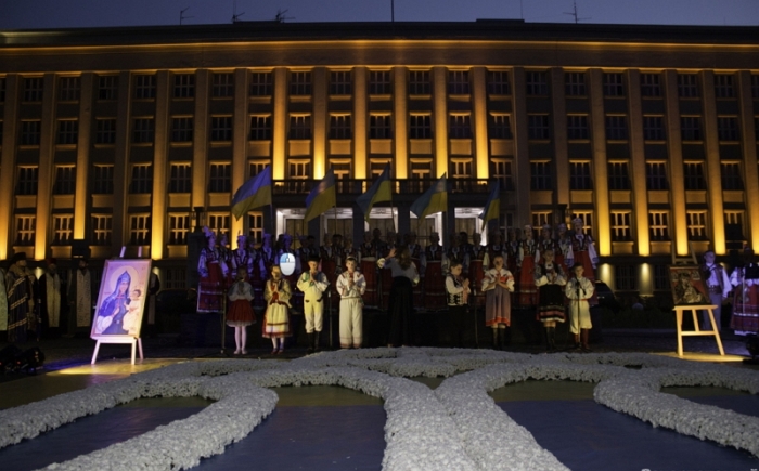 Світанковий Ужгород помолився за Незалежність України