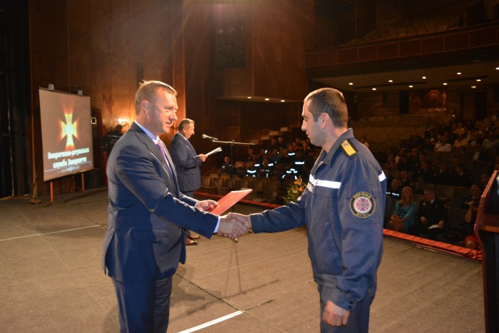 Сьогодні на Закарпатті вітали пожежників, рятувальників, піротехніків та водолазів