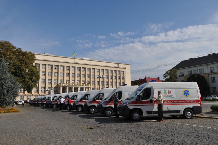 Гірські райони Закарпаття отримали чергову партію нових карет «швидкої»