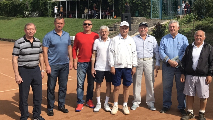 В Ужгороді стартував турнір «Пам’яті тенісних зірок Закарпаття»