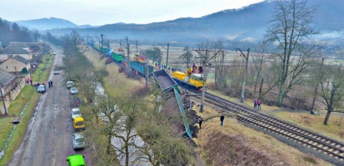 На Великоберезнянщині з’їхали з колії три вантажні вагони