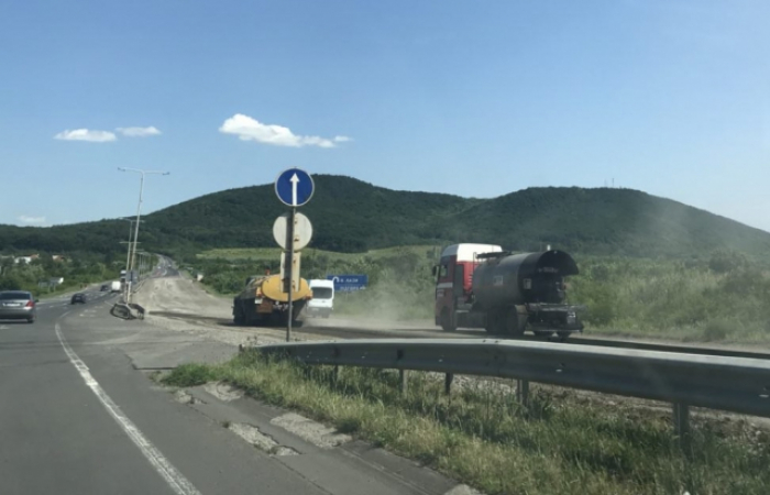 Капремонт "Лазького берега" траси Київ-Чоп обіцяють завершити вже в листопаді