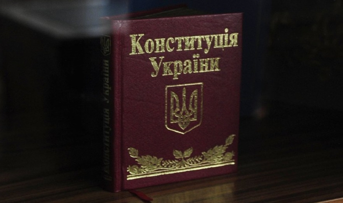 Закарпатцям на замітку: опублікували список прав громадян, які будуть обмежені зі введенням військового стану 