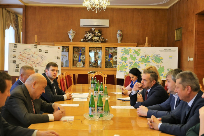 Москаль розказав голові Укравтодору, чому окремі підрядники бояться йти працювати на Закарпаття