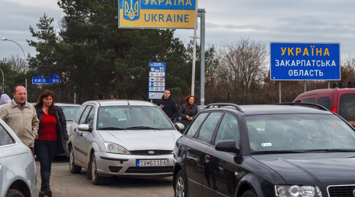 "Пересічка" відміняється, або що робити закарпатським власникам "євроблях" на кордоні?