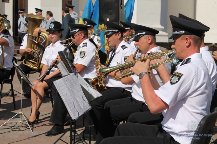 Поліцейські музики Закарпаття "стартують" концертом 23 квітня, коли розквітнуть сакури!