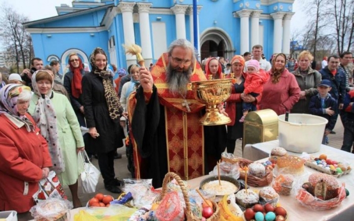 Великдень святкується упродовж семи днів