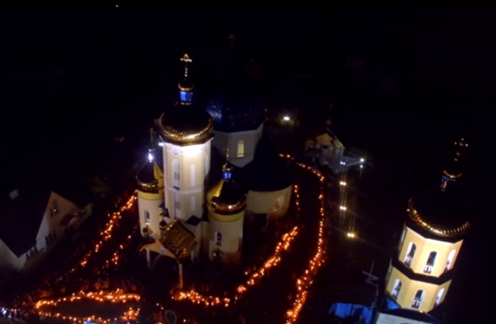 Великодню ніч у гірському райцентрі Закарпаття "виклали" в Ютубі