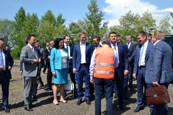 Володимир Гройсман: Доріг розбитих до кордонів на Закарпатті багато – будемо відновлювати