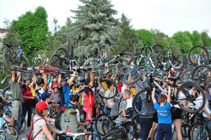 Ужгородці сіли на велосипеди і влаштували грандіозний BIG CITY RIDE