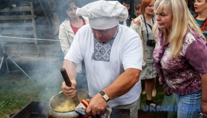 Закарпаття запрошує на ріплянку по-колочавськи — з грибами, сметаною, шкварками, бринзою, вурдою!