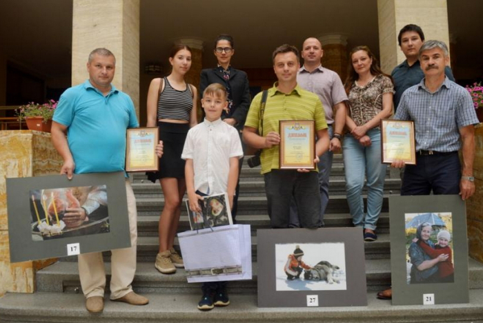 На Закарпатті назвали переможців обласного фотоконкурсу «Миттєвості сімейного щастя»