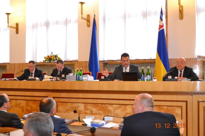 На підтримку малозабезпечених, непрацездатних, важкохворих на Закарпатті передбачили кошти: як отримати?