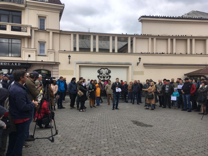 Ужгородці вийшли на акцію проти капітуляції