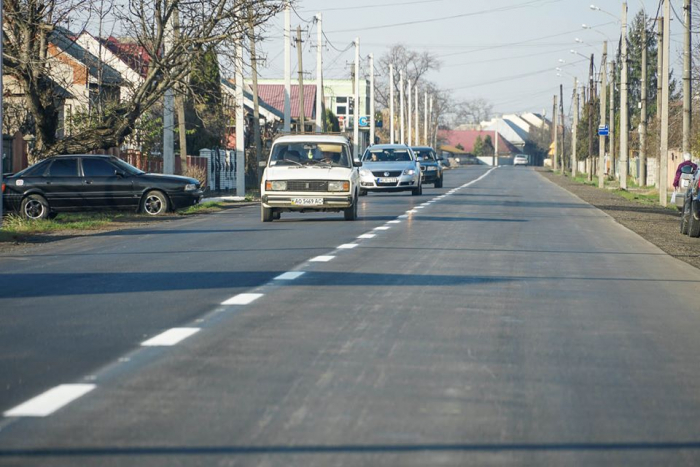 Триває ремонт вулиці Гагаріна в Ужгороді (ФОТО)