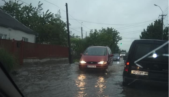 "Велика вода" вже на Закарпатті: у мережі з’являються перші фото