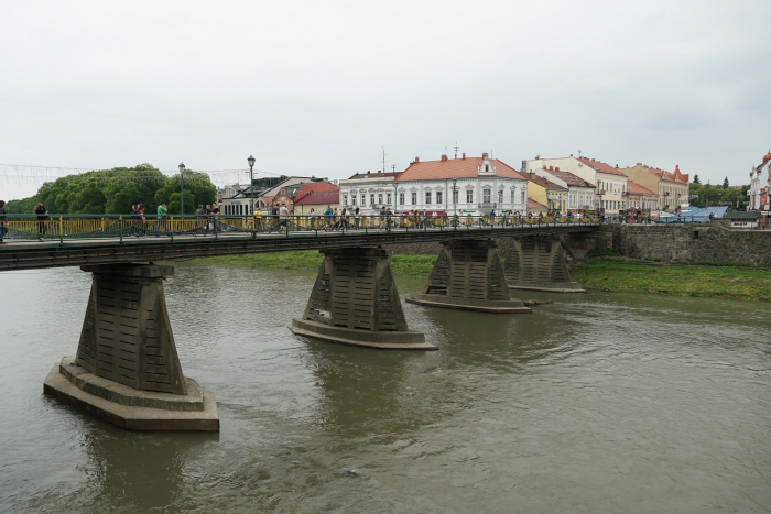 Вода в Ужі спала, береги покосили, сміття прибрали (ФОТО)