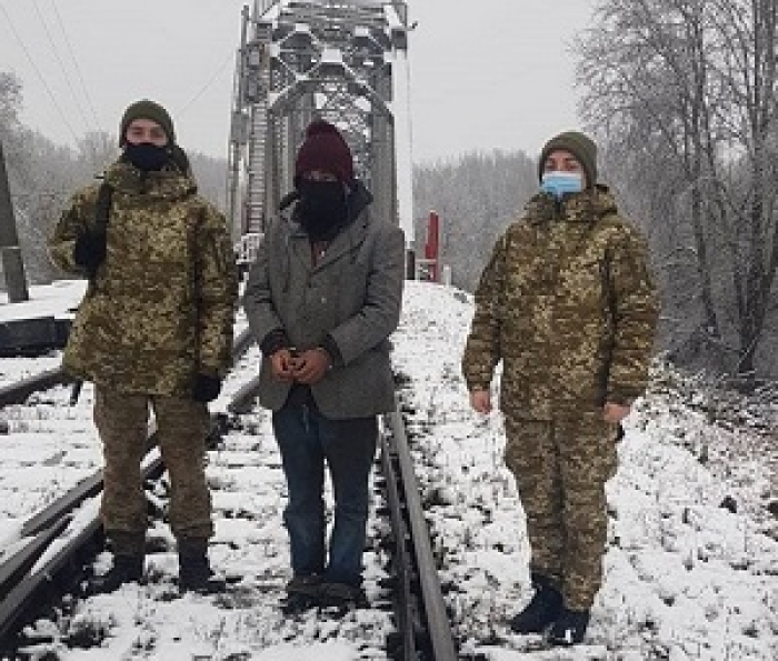 На закарпатському кордоні спіймали іноземця-нелегала
