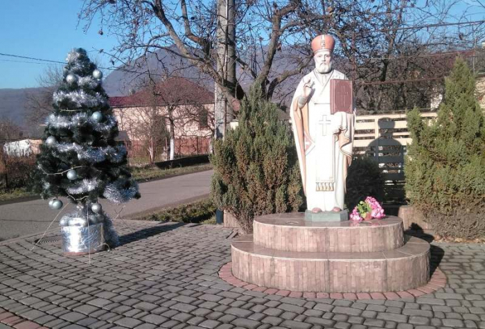 Єдина скульптура Святого Миколая на Закарпатті – у Перечині