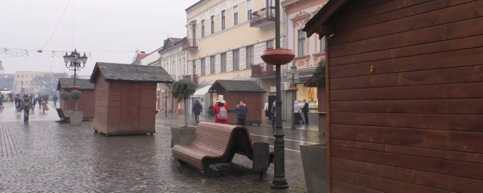 Як в умовах карантину працює новорічний ярмарок в Ужгороді (ВІДЕО)