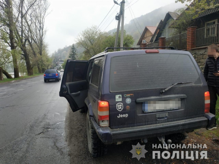 На Рахівщині поліція виявила у авто місцевого жителя велику партію цигарок