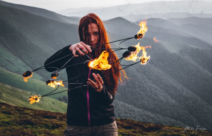 Fire show на полонині Боржава: неймовірне видовище очима закарпатського фотографа (ФОТО)