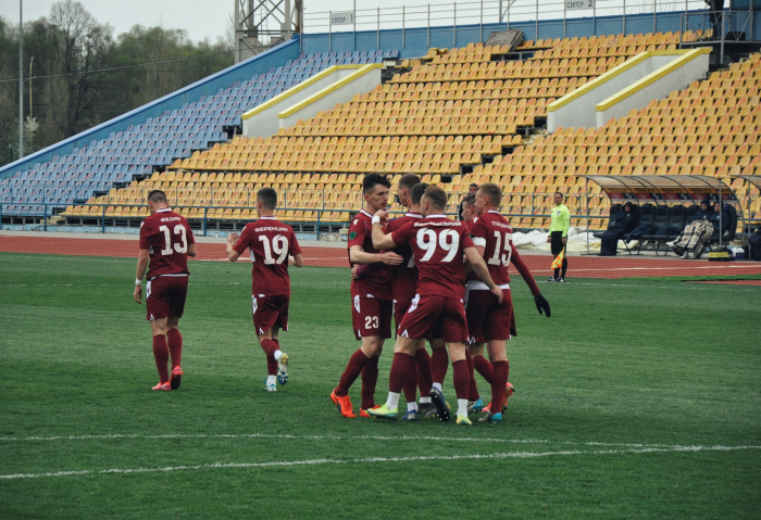 ФК "Ужгород" розгромив "Чайку" і продовжує очолювати турнірну таблицю